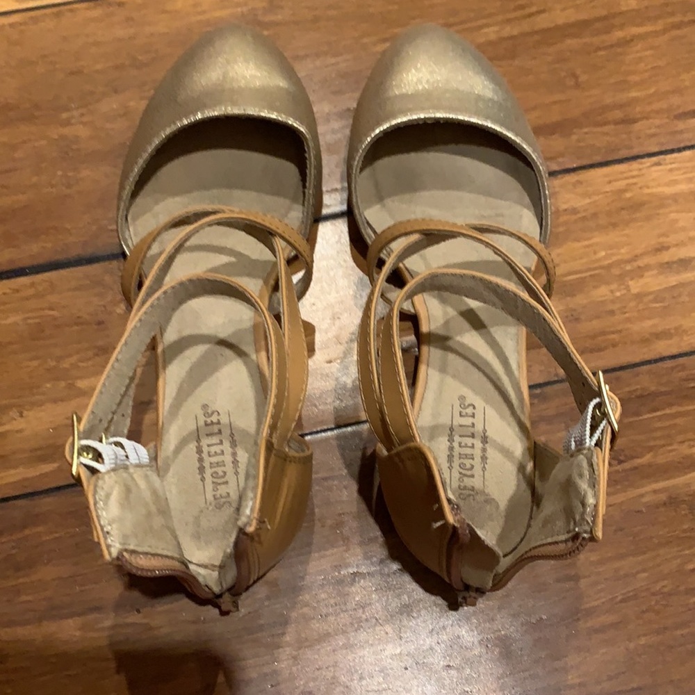 🌻Flats - Picture 2 of 5